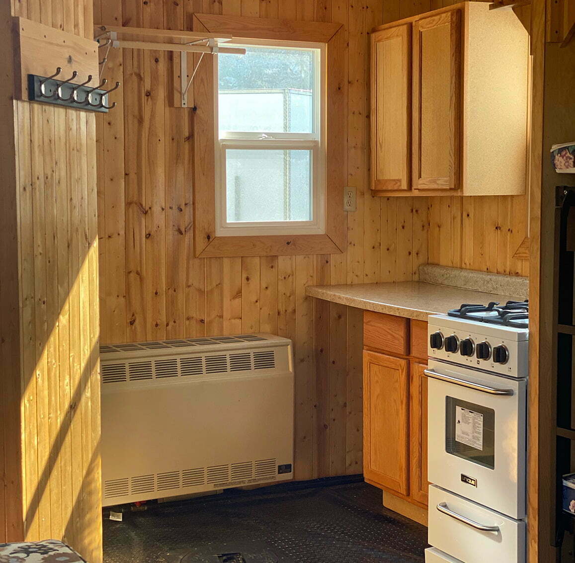 Private Bunkie in the Woods + Ice Fishing Hut! UPDATED 2024